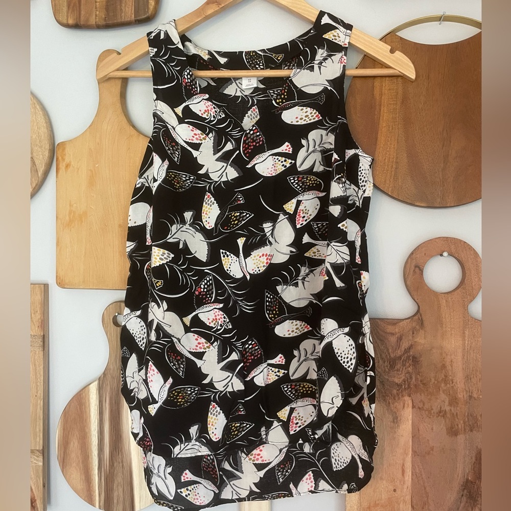 Black old navy tank